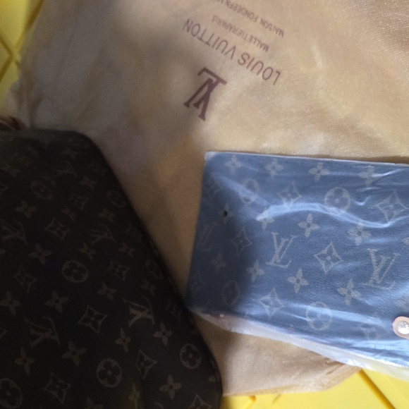 Classic Brown Monogram Tote - Picture 8 of 8